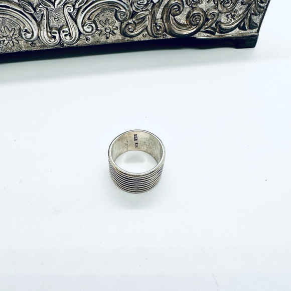 Vintage Silver Wide Ring - Picture 7 of 8